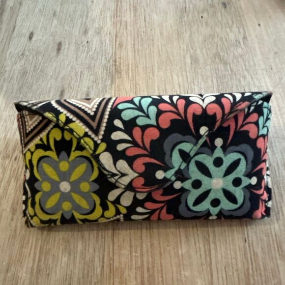 Vera Bradley Large floral clamshell eyeglass case. - Picture 1 of 6